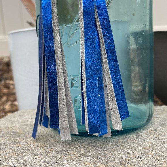 Metallic blue concho earrings - Picture 2 of 6